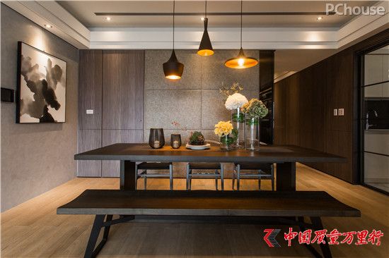 以線條和材質(zhì)創(chuàng)造層次 描繪自然質(zhì)樸的大宅場(chǎng)域
