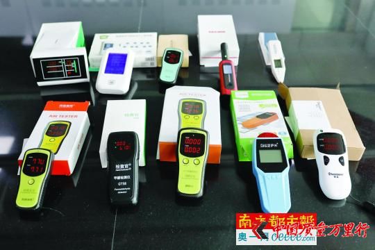 10款甲醛檢測儀樣本。