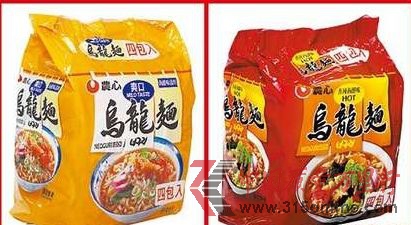 農心泡面在韓國驗出含致癌物,臺灣進口爽口海鮮味烏龍面(左圖)、香辣海鮮味烏龍面(右圖)。(圖片來源互聯網)
